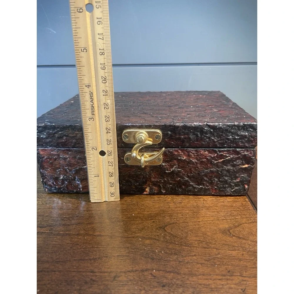 Vintage Antique Textured Lacquered Wood & Brass Jewelry Trinket Cigar Spell Box